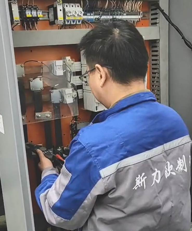 武汉雷克萨斯4S店（克莱门特空调低压故障处理+常规保养）